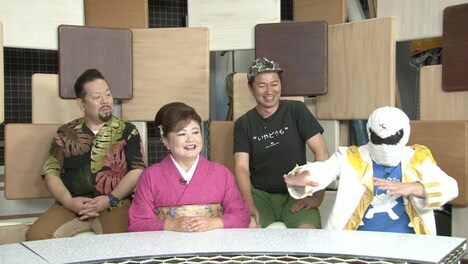 （左から）ジェームス英樹、水田かおり、イバラキング、クックマン。(c)フジテレビ