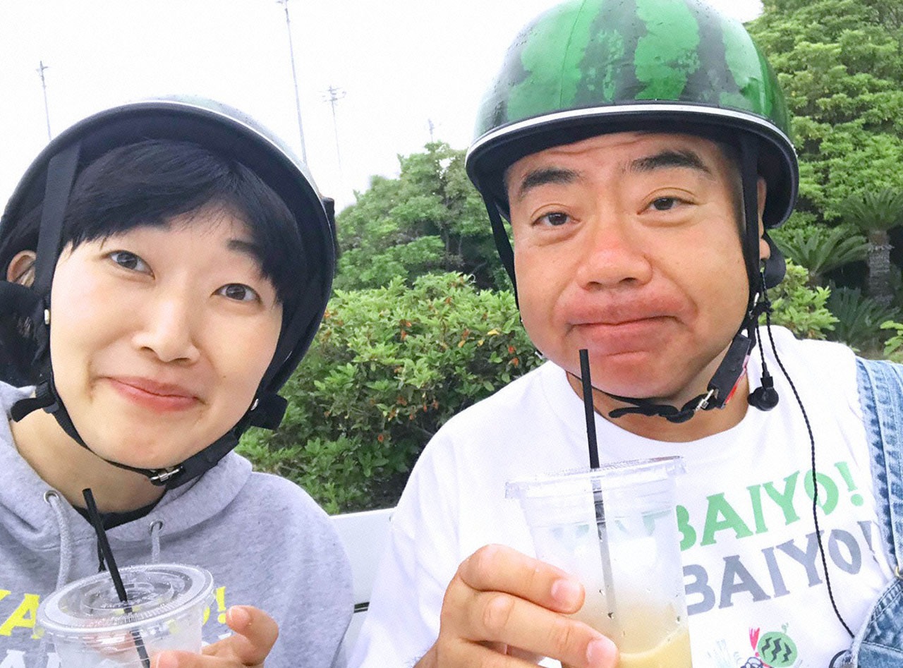 たんぽぽ川村（左）と出川哲朗（右）。