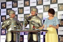 左から千鳥、中村静香。