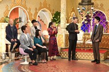 「櫻井・有吉THE夜会」に出演する（後列左から）バイきんぐ小峠、アルコ＆ピース酒井ら。(c)TBS