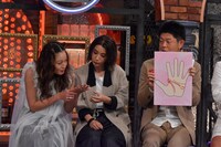 左から西山茉希、鈴木紗理奈、島田秀平。(c)読売テレビ