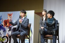 アンジャッシュ児嶋（前列左）