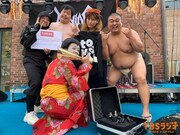 「ヘヴィメタル編み物世界選手権」で優勝したGIGA BODY, METAL, from JAPAN。