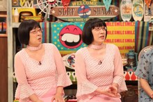 「さんまのお笑い向上委員会」に出演する阿佐ヶ谷姉妹。(c)フジテレビ