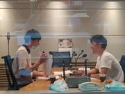 ラジオ収録中のカベポスター。