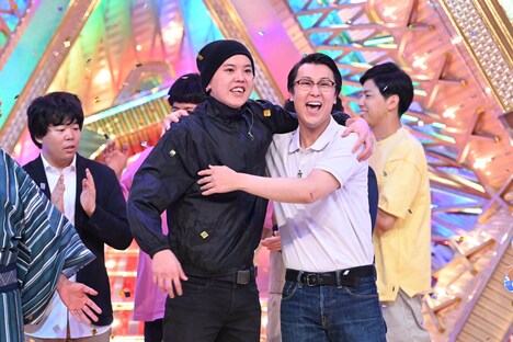 優勝した直後のエンペラー。 (c)ABCテレビ