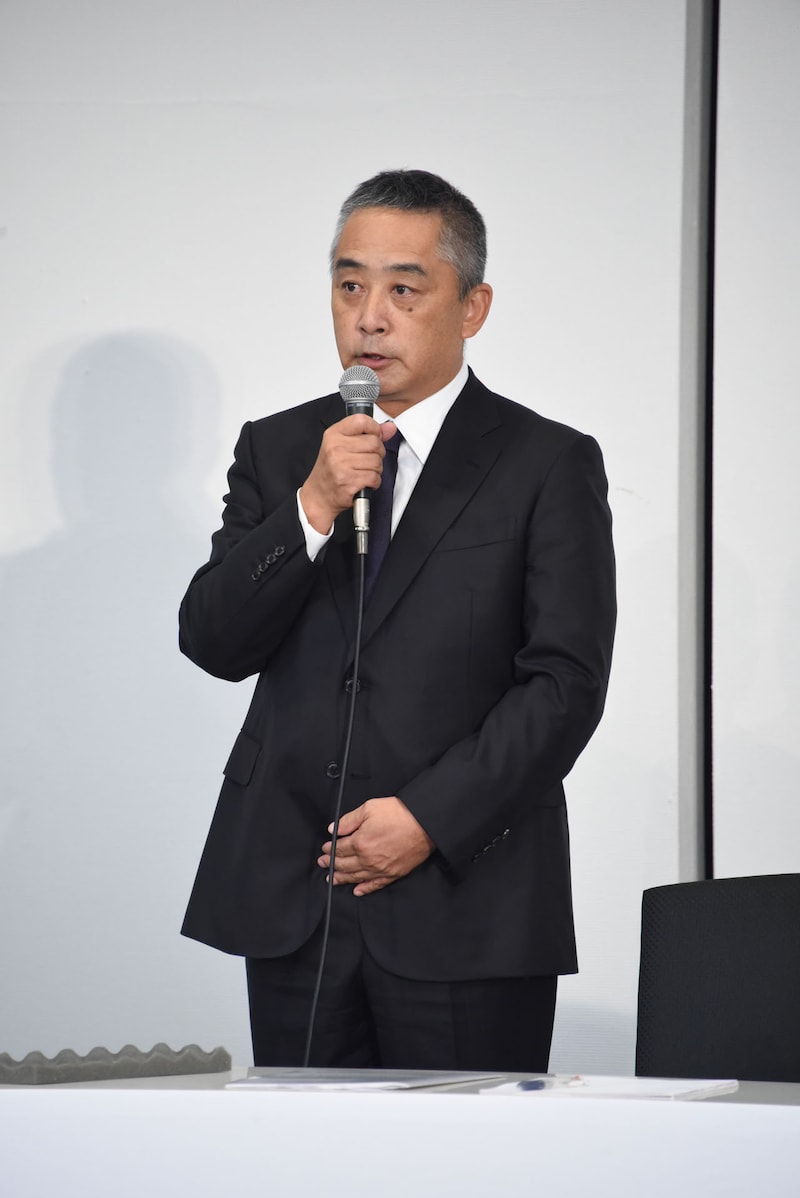 吉本興業の岡本昭彦社長。