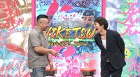 左からケンドーコバヤシ、千原ジュニア。(c)読売テレビ