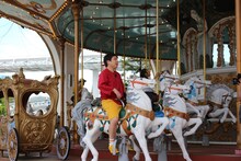 「冒険発掘バラエティ 霜降り明星のあてみなげ」ロケの様子。(c)静岡朝日テレビ