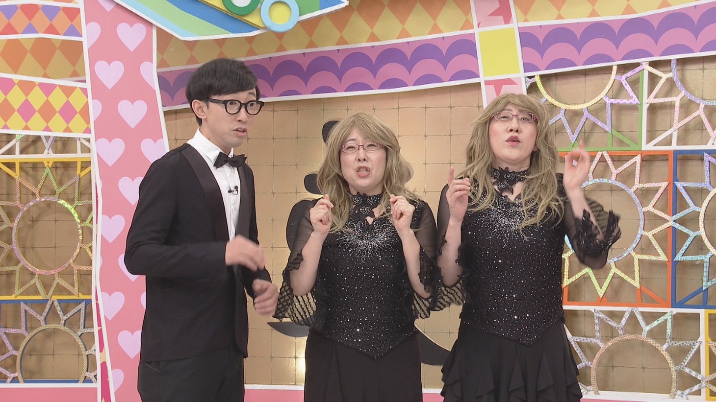 （左から）こがけん、阿佐ヶ谷姉妹。(c)中京テレビ