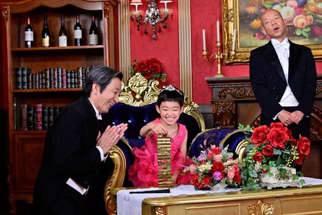 （左から）佐戸井けん太、村山輝星、バイきんぐ小峠。(c)関西テレビ