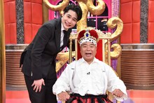 “恥の王様”ことMCを務める出川哲朗（右）と進行役の平成ノブシコブシ吉村（左）。