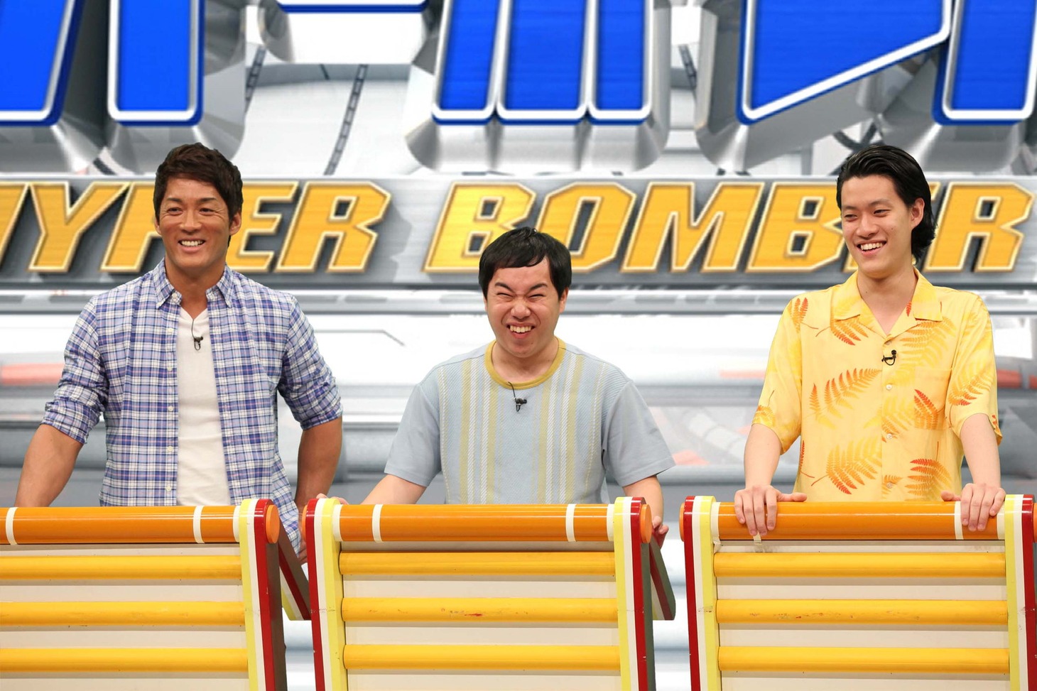 （左から）長嶋一茂、霜降り明星。(c)フジテレビ