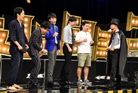 「有田ジェネレーション」に出演する（左から）にたりひょん吉、スタンダップコーギー、ザ・マミィ、バイきんぐ小峠。(c)TBS