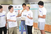 シャッフルネタ抽選会の様子。