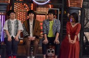 左からハリセンボン、小林よしひさ、坂下千里子。(c)読売テレビ