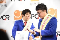 JPQRを使っての決済デモンストレーションを行う銀シャリ。