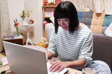 「ルパンの娘」第4話より南海キャンディーズしずちゃん演じる木口智子。