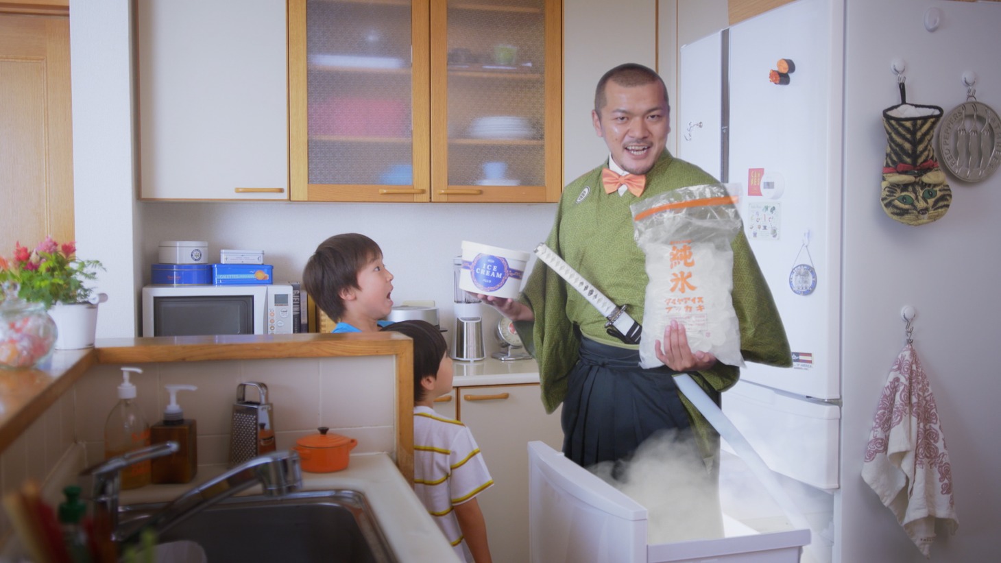 動画「半（パ）カットメロン侍が斬る！」より。
