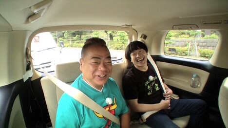 （左から）出川哲朗、雨上がり決死隊・蛍原。(c)フジテレビ