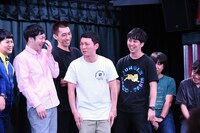 「渋谷と言わず、町田でいいので……」と街頭ビジョンでの放映を諦めきれないニューヨーク嶋佐（中央）。