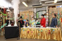 「熱々もくもくチョコフォンデュ弁当」調理中のワンシーン。(c)フジテレビ