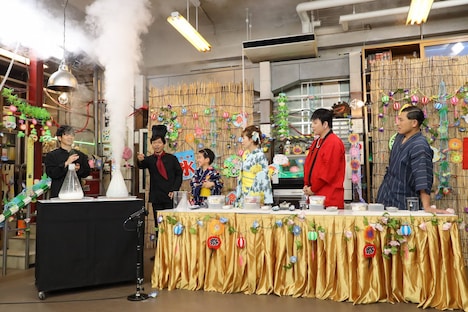 「熱々もくもくチョコフォンデュ弁当」調理中のワンシーン。(c)フジテレビ