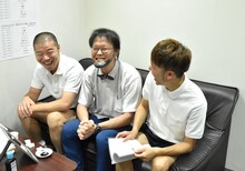 アゴに墨汁を付けたアインシュタイン稲田。