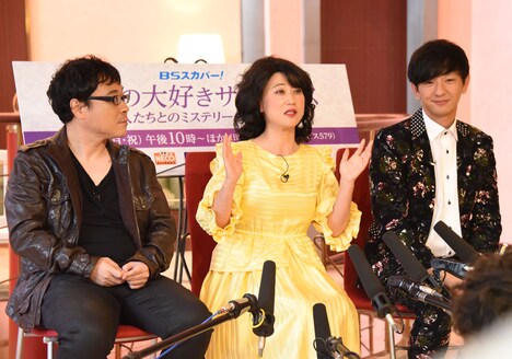 取材会の様子。左からバッファロー吾郎A、友近、パンサー向井。