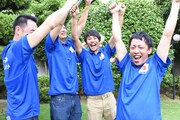 親善試合で勝利したキングオブモルックのメンバー。