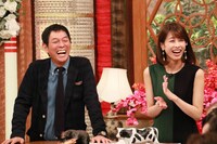 （左から）明石家さんま、加藤綾子。(c)フジテレビ