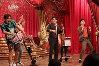 EXITときつねの“Wパリピ”ぶち上げコラボ。(c)フジテレビ