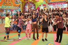 （左から）EXIT、青山テルマ、木下優樹菜、スピードワゴン。(c)フジテレビ