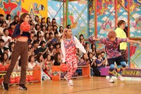 （左から）木下優樹菜、青山テルマ、EXIT。(c)フジテレビ