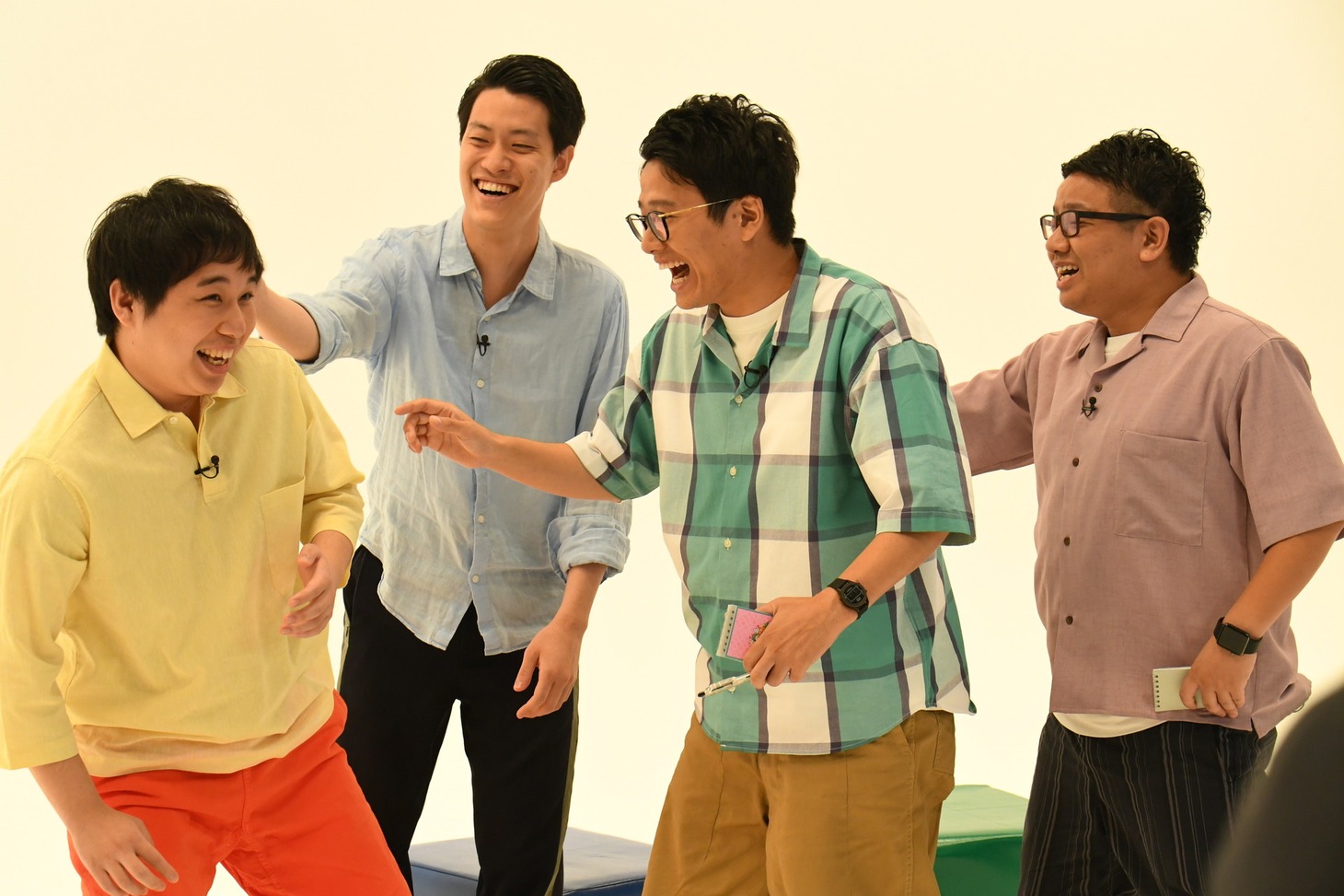 仕切り役を務める霜降り明星せいや（左端）と霜降り明星・粗品、ミキ。(c)ABCテレビ