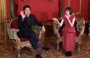 （左から）チュートリアル徳井、佐藤栞里。(c)関西テレビ