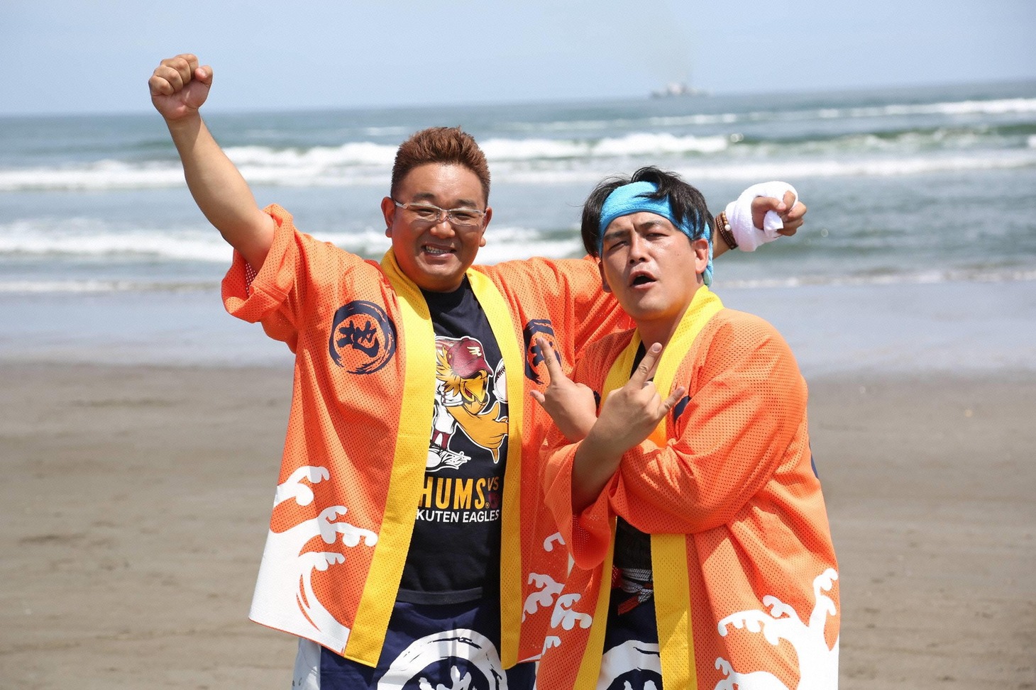 「バイキング」の「生中継！サンドウィッチマンの日本全国地引網クッキング」に出演する、サンドウィッチマン。写真は2015年のもの。(c)フジテレビ
