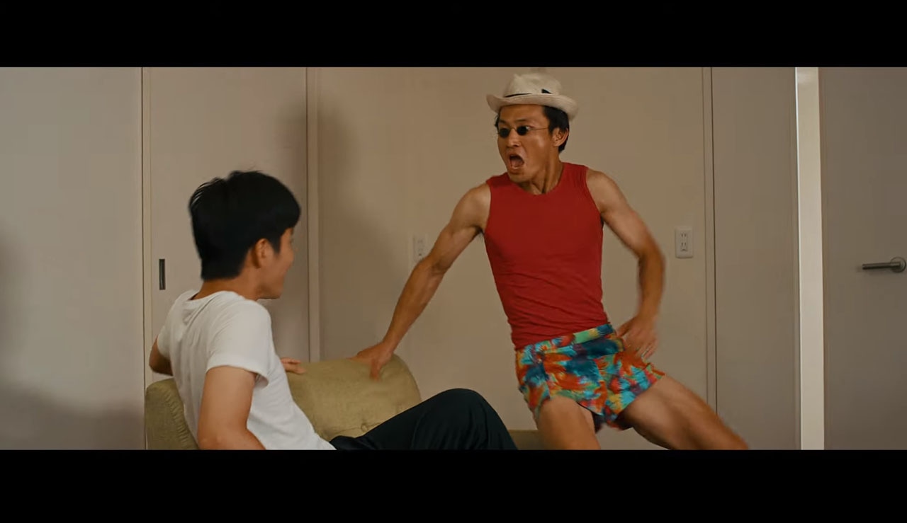 ジャルジャル「何度も家に入ってくる奴」のショートムービーより。