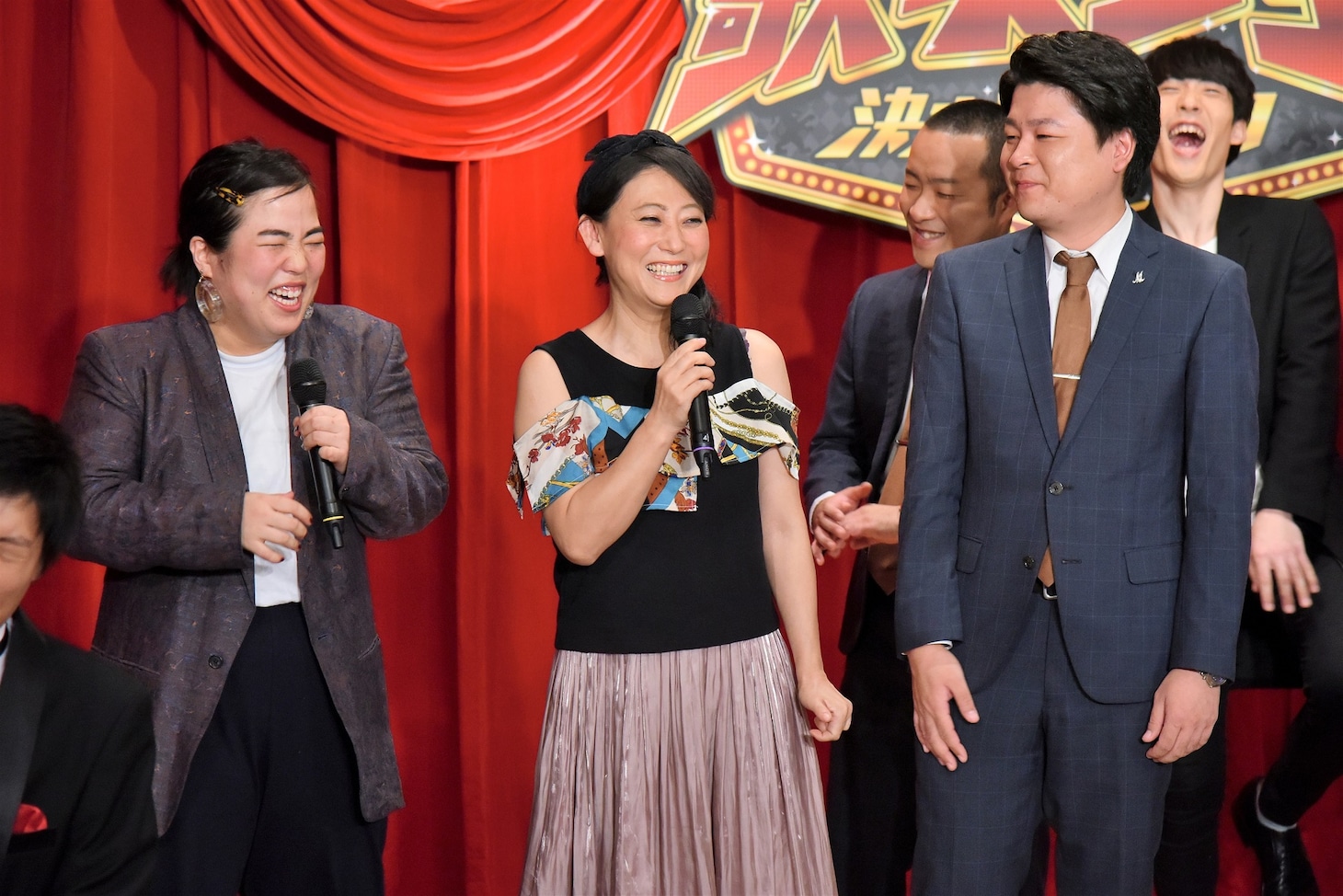 「歌ネタ王決定戦2019」決勝進出者会見の様子。(c)MBS