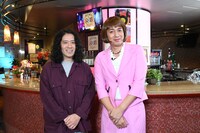 （左から）ピース又吉、チュートリアル徳井。(c)ABCテレビ