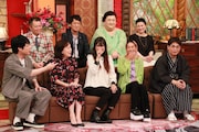 スタジオ出演者たち。(c)フジテレビ