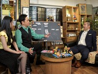 「有田と週刊プロレスと」に出演する（左から）倉持明日香、くりぃむしちゅー有田、ハライチ澤部。(c)flag Co.,Ltd.