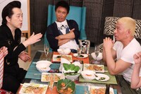 （左から）高橋ジョージとダウンタウン。(c)フジテレビ