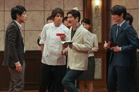 人気コント「囲み取材」には麒麟・川島、山田裕貴が参加。(c)NHK