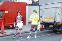 ゴミ拾いするEXIT。