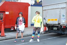 ゴミ拾いするEXIT。