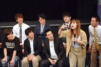 トークコーナー「EXITトーク」の様子。