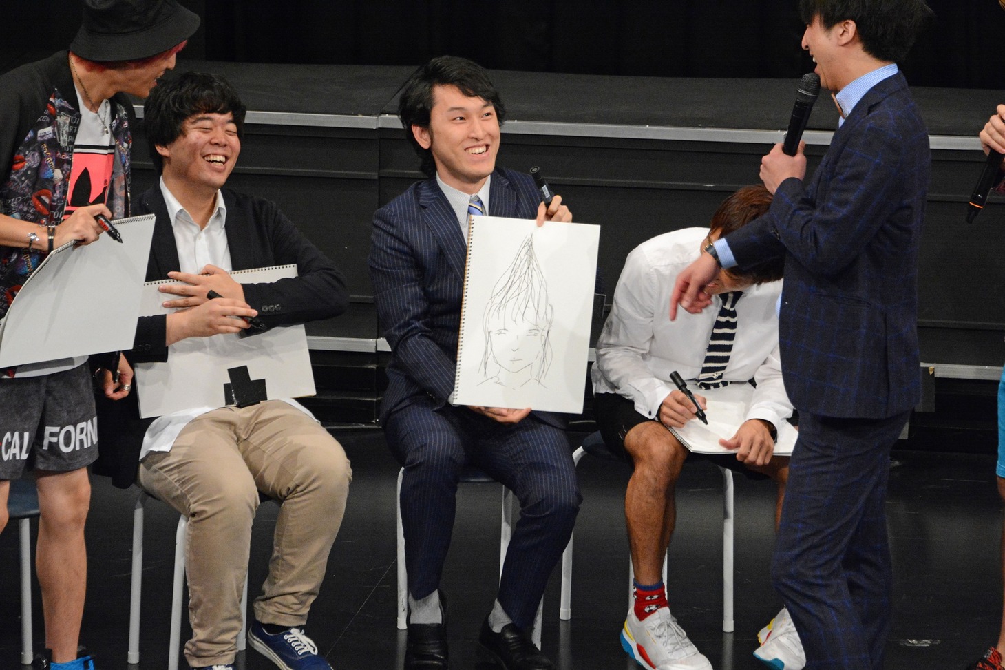 大喜利コーナー「朝活！大喜利」の様子。