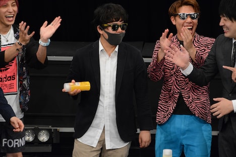 「不審者」とイジられる宮下草薙・草薙。