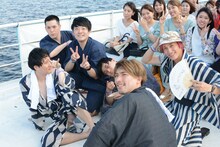 船上で記念撮影するきつね、EXIT、ネイチャーバーガー。